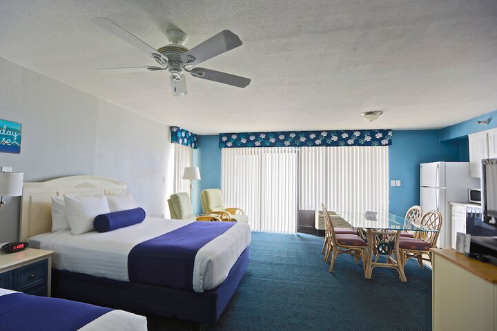 Shoreline Island Resort - Exclusively Adult