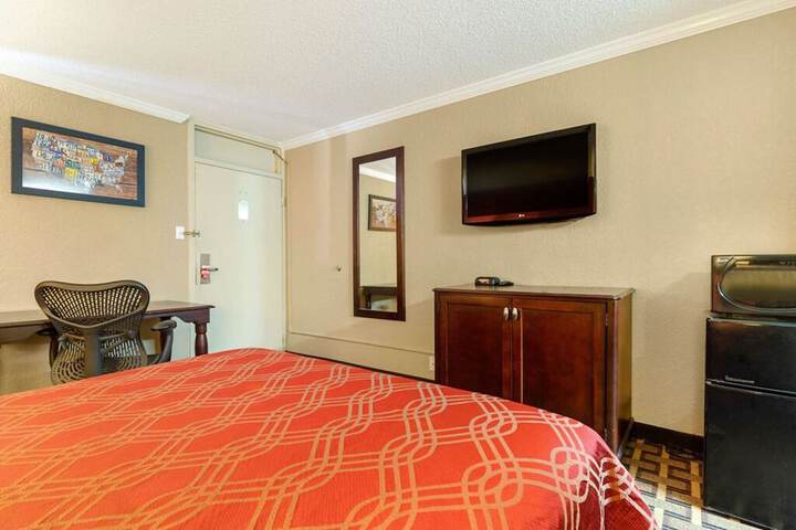 Days Inn by Wyndham Hinesville Near Fort Stewart