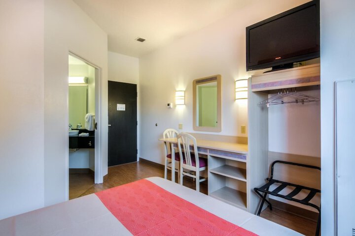 Room 19 of 27