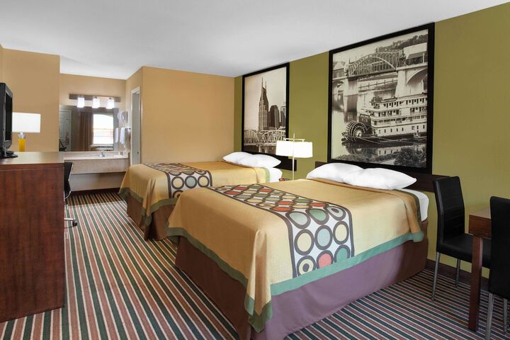 Room 21 of 38