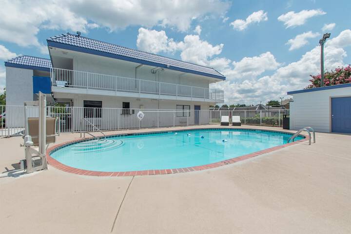 Pool 4 of 30