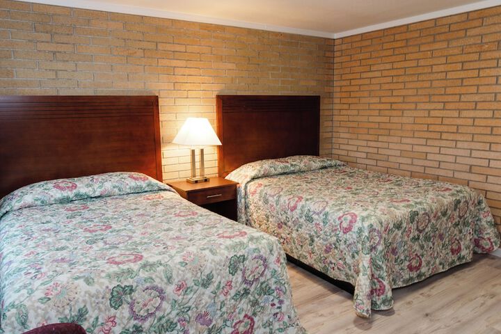 Room 9 of 14