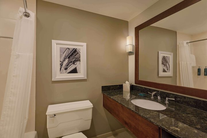 DoubleTree by Hilton Minneapolis Airport MN