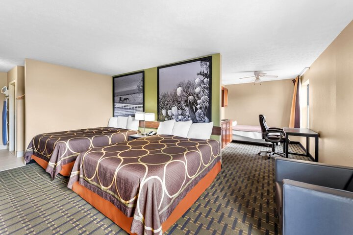 Super 8 by Wyndham Bellefontaine