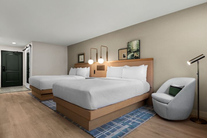 The Inelle Oakhurst Yosemite, a Tribute Portfolio Hotel