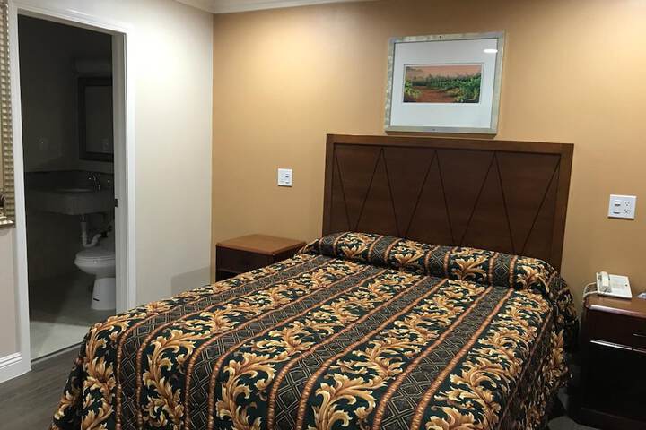Room 20 of 42