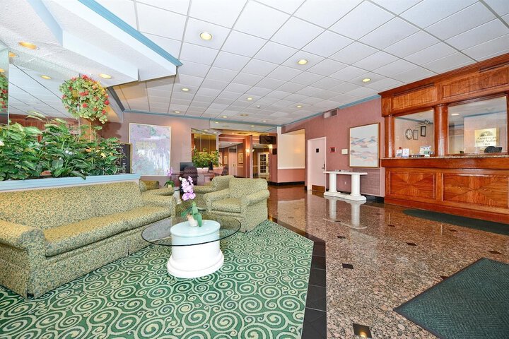 Hotel Interior 7 of 28