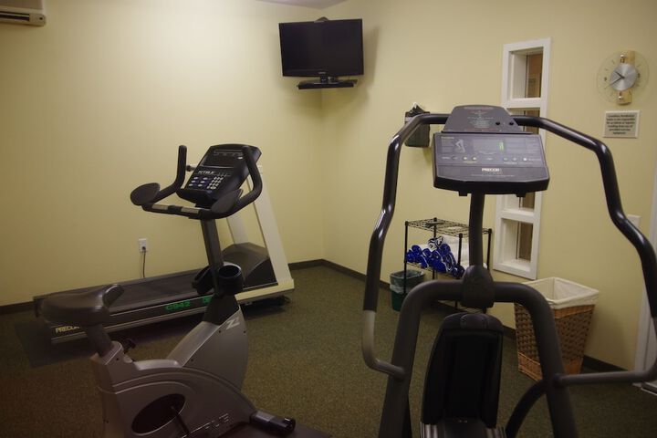 GrandStay Hotel & Suites