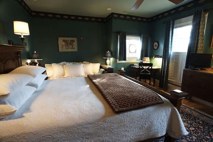 Room 9 of 15