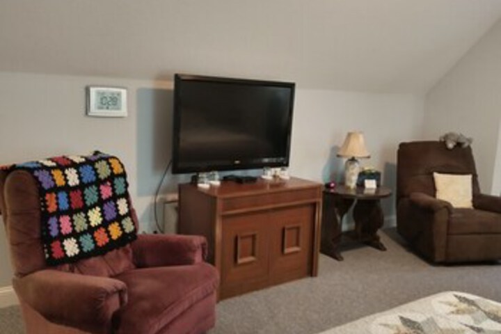 FOUR MILE BED & BREAKFAST