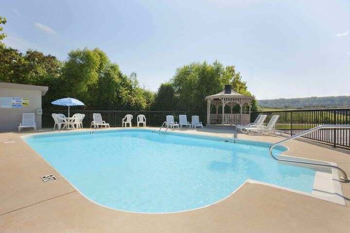 Pool 4 of 26