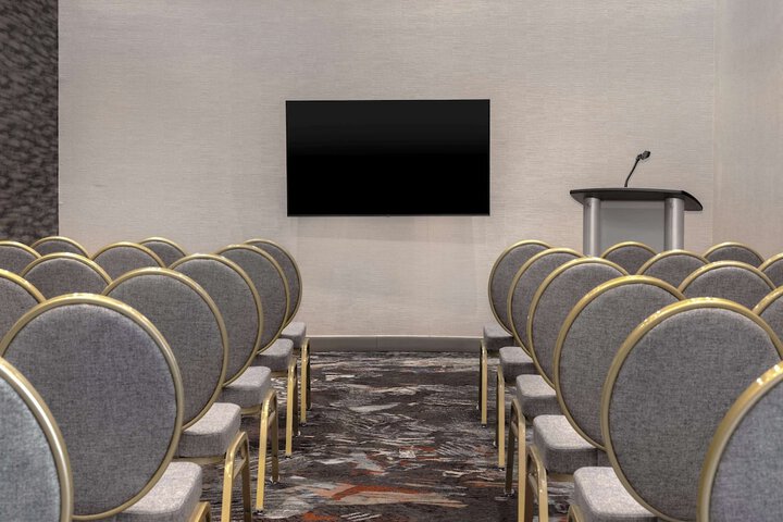 DoubleTree by Hilton Kingston
