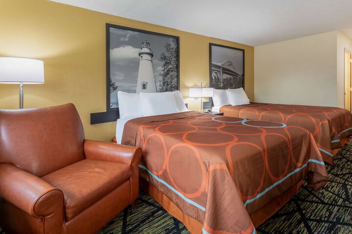 Super 8 by Wyndham Wooster