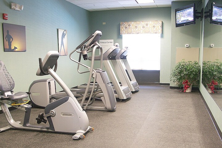 Holiday Inn Express Cleveland Northwest by IHG