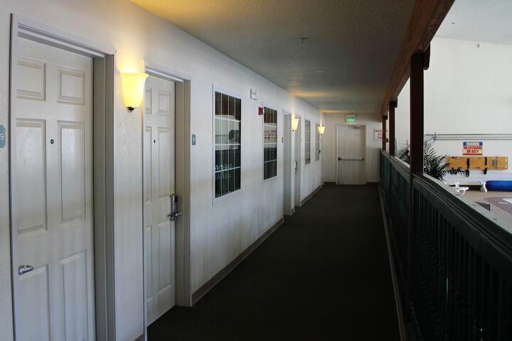 Ballroom/Hall 82 of 87