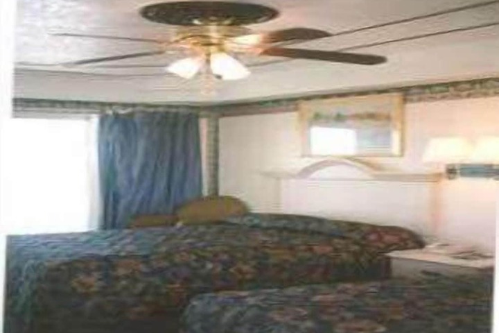 Room 7 of 16