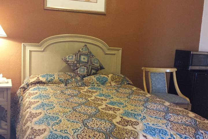 Room 19 of 38