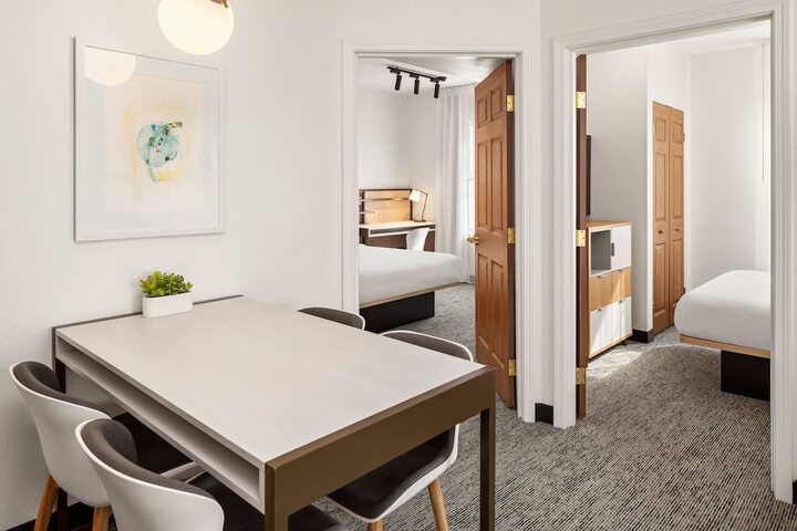 Room 17 of 40
