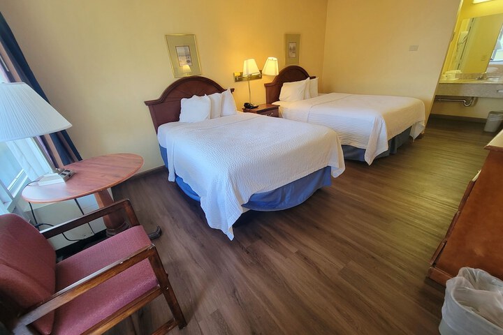 Days Inn by Wyndham Alexandria South