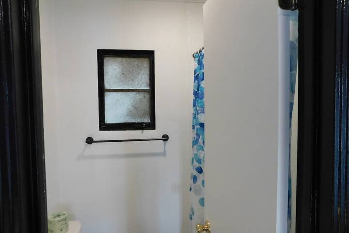 Room 12 of 27