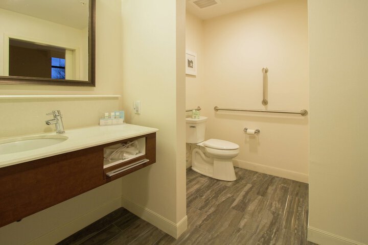 Room 16 of 35
