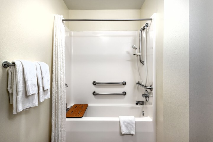 Room 16 of 50