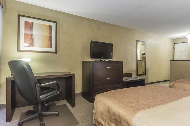 Room 9 of 28