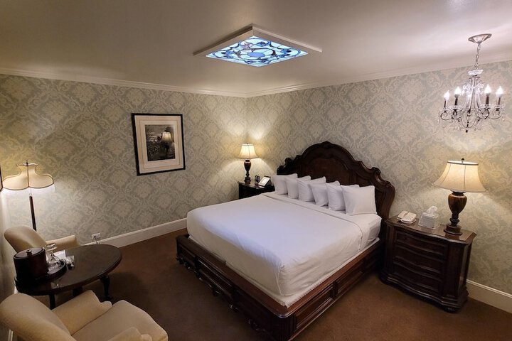 Room 14 of 104