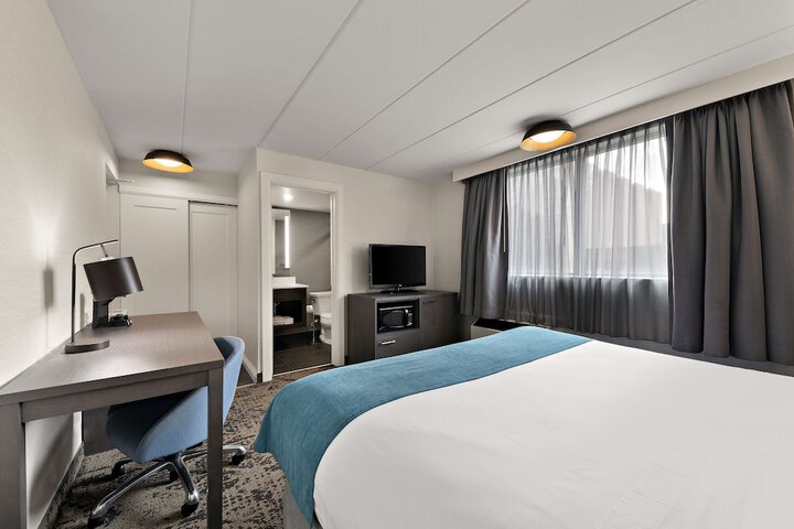 Room 33 of 75