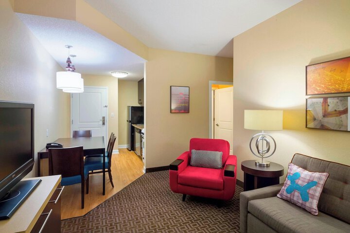 Room 18 of 38