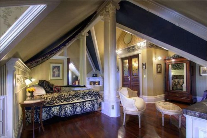 Gingerbread Mansion Inn