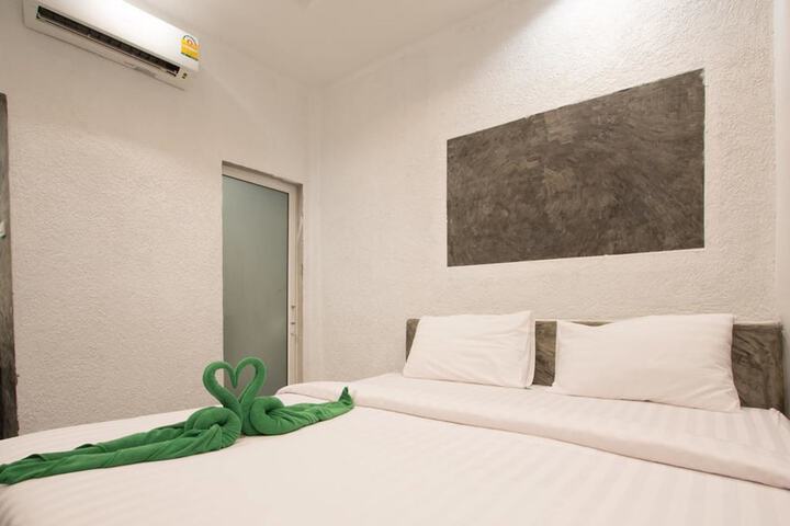 Room 14 of 17