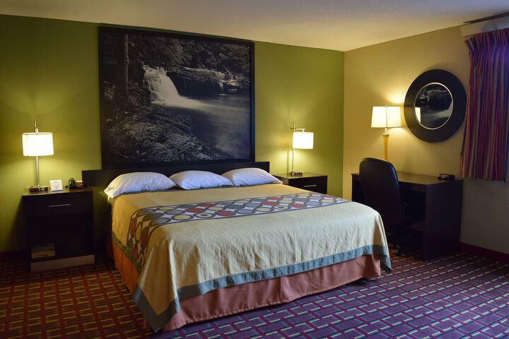 Room 21 of 32