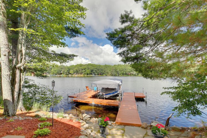 Lakefront Cabin w / Private Dock & Fire Pit!