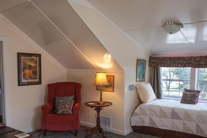 Room 43 of 65