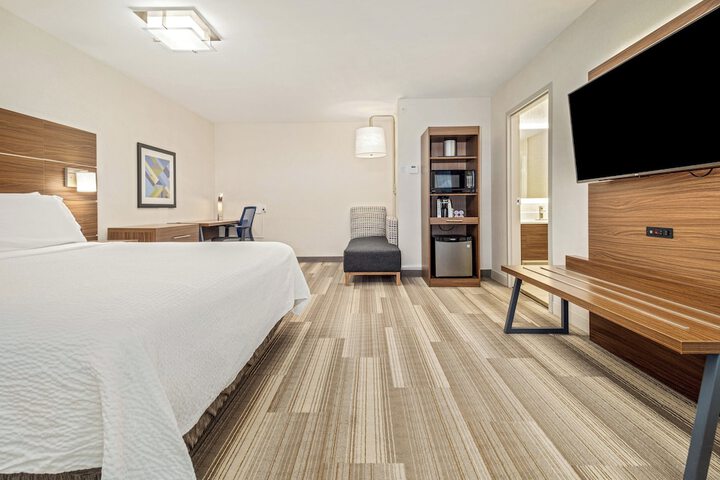 Room 275 of 348