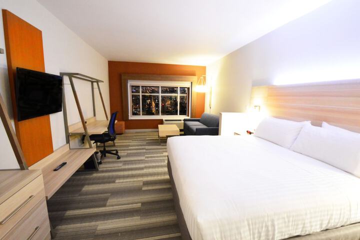 Holiday Inn Express & Suites Toledo South - Perrysburg by IHG