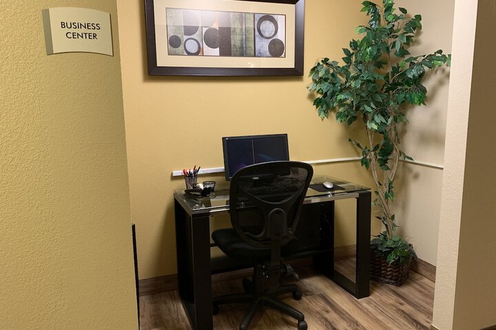 Business Center 30 of 32