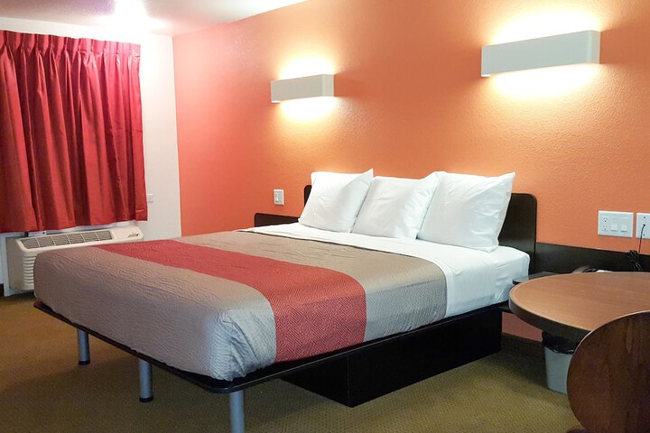 Room 26 of 30