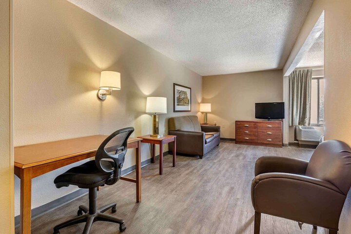 Room 34 of 39