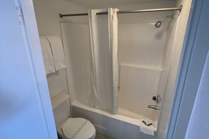Room 13 of 22