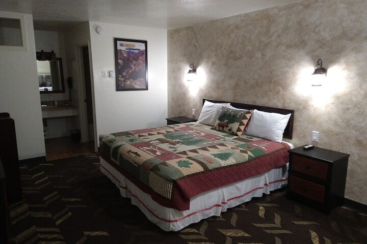 Room 17 of 27