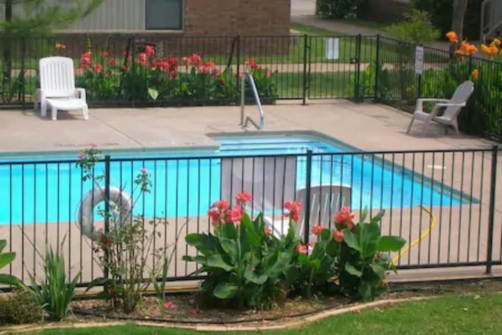Pool 9 of 25
