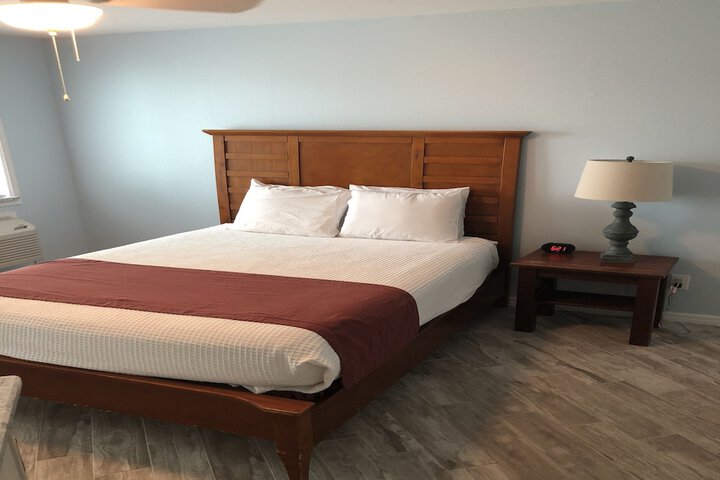 Beachgate CondoSuites and Oceanfront Resort