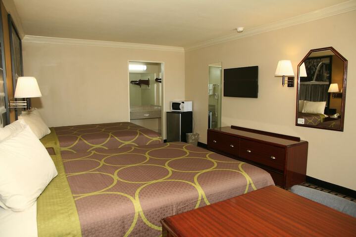 Room 6 of 19