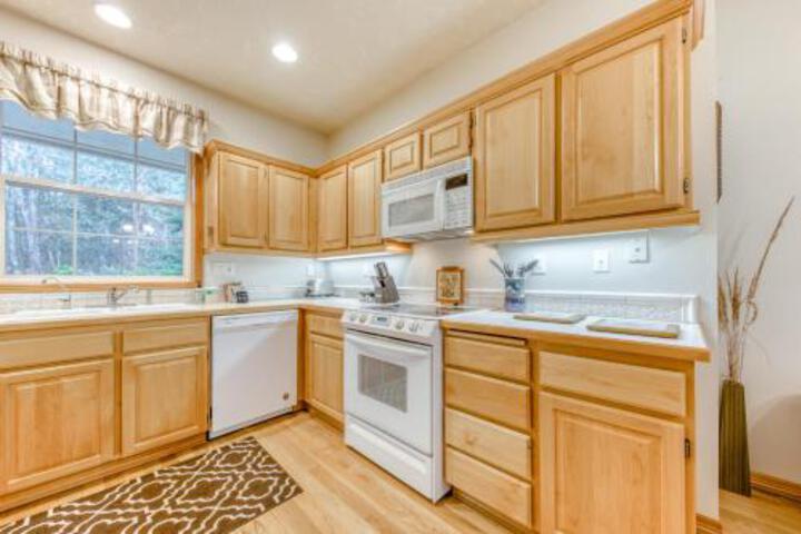 Clarks Mountain Condo