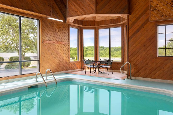 Pool 4 of 28