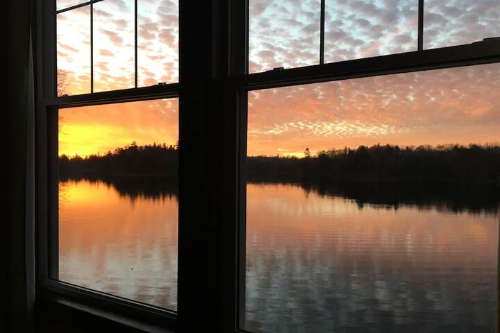 Hanging Horn Lakeside Resort