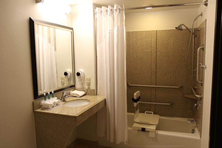 Holiday Inn Express Pittsburgh East - Mall Area by IHG