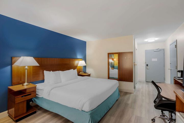Room 21 of 43